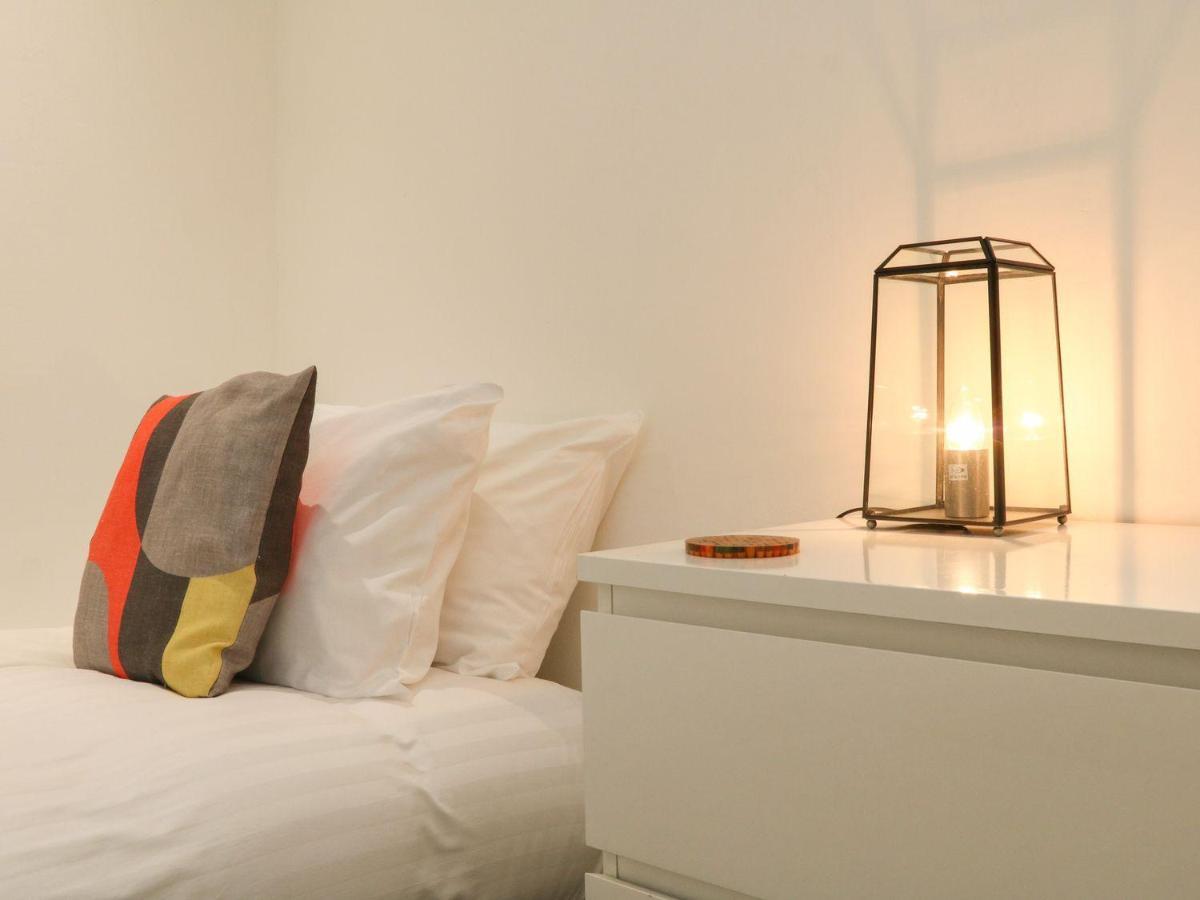 Westwell Hall Guest Accommodation, Bed & Breakfast, Luxury Rooms إلفراكومبْ المظهر الخارجي الصورة
