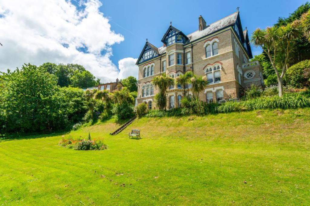 Westwell Hall Guest Accommodation, Bed & Breakfast, Luxury Rooms إلفراكومبْ المظهر الخارجي الصورة